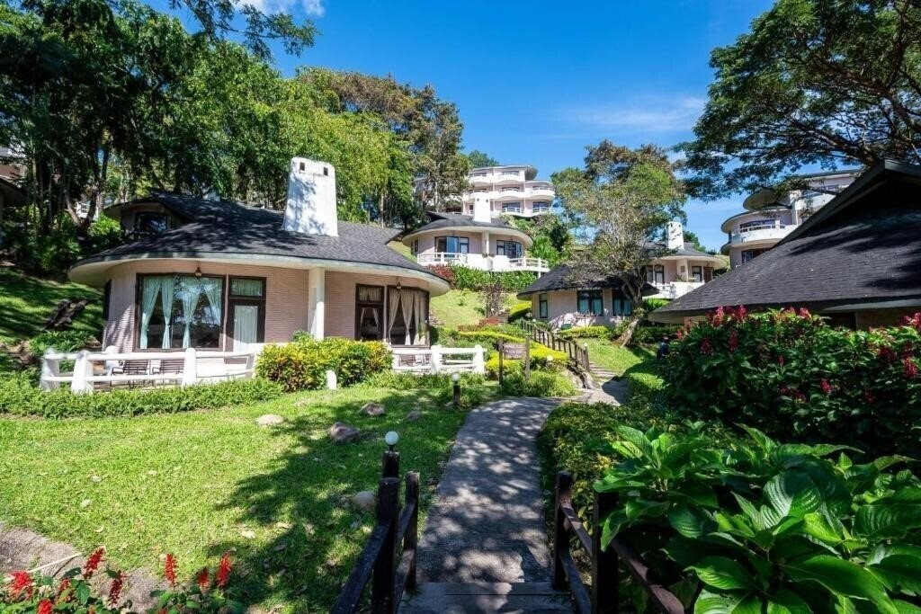 Отель The Imperial Phukaew Hill Resort 3*