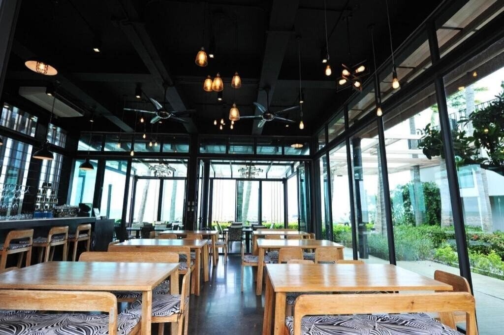 Отель Eco Moment Beach Resort 3*