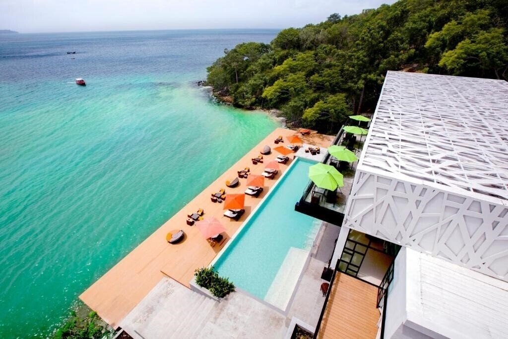 Отель Villa 360 Koh Phi Phi 4*