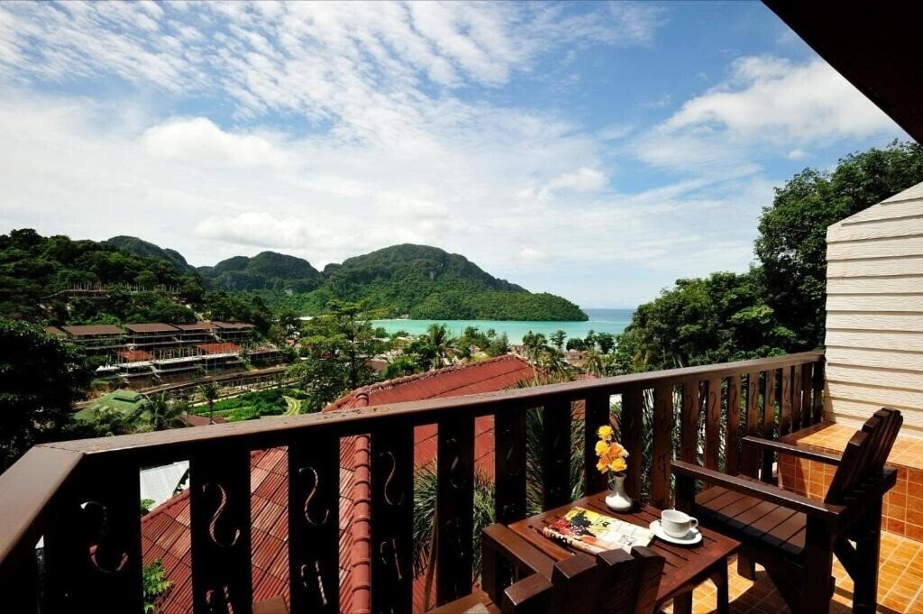 Отель Phi Phi Arboreal Resort 3*