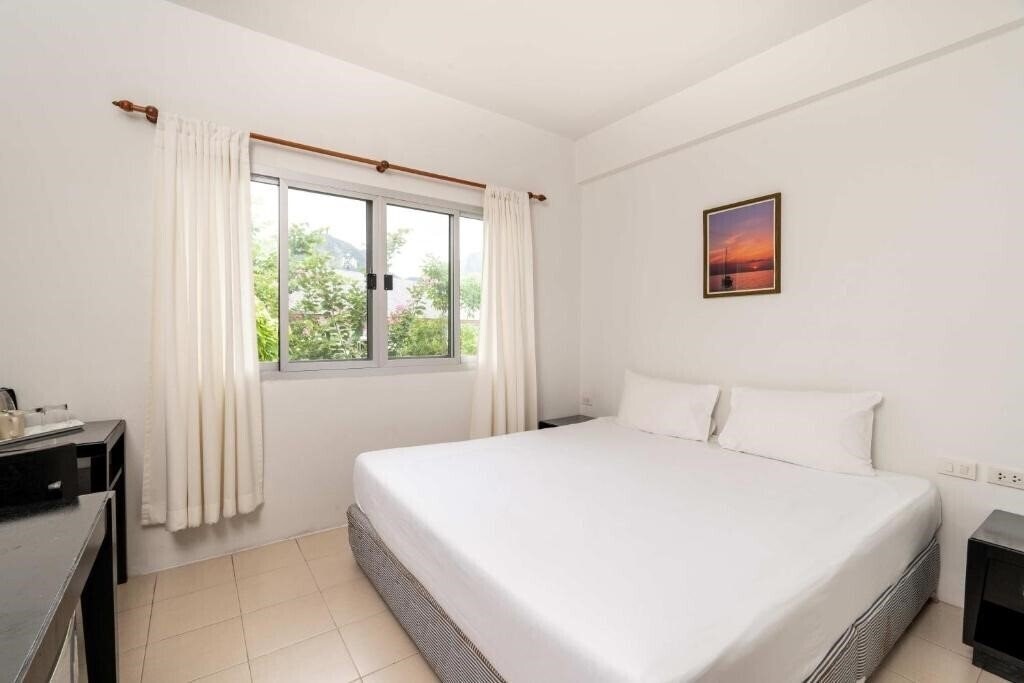 Фотография Phi Phi Charlie Beach 3*