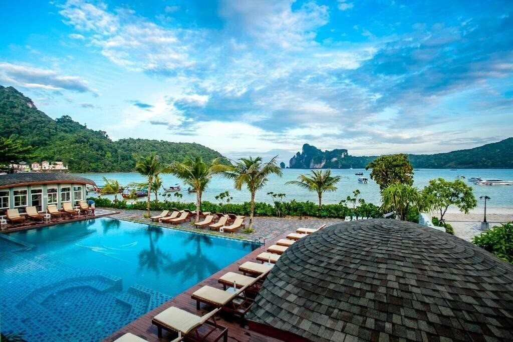 Отель Phi Phi Harbour View Hotel 4*