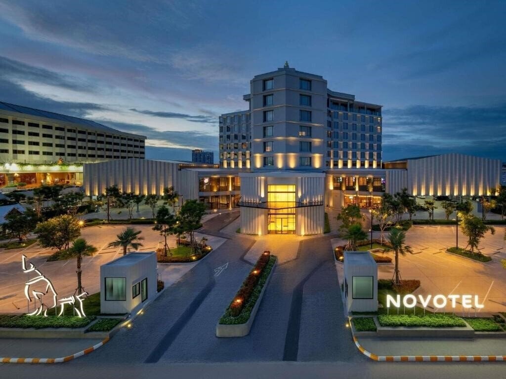 Отель Novotel Rayong Star Convention Centre 4*