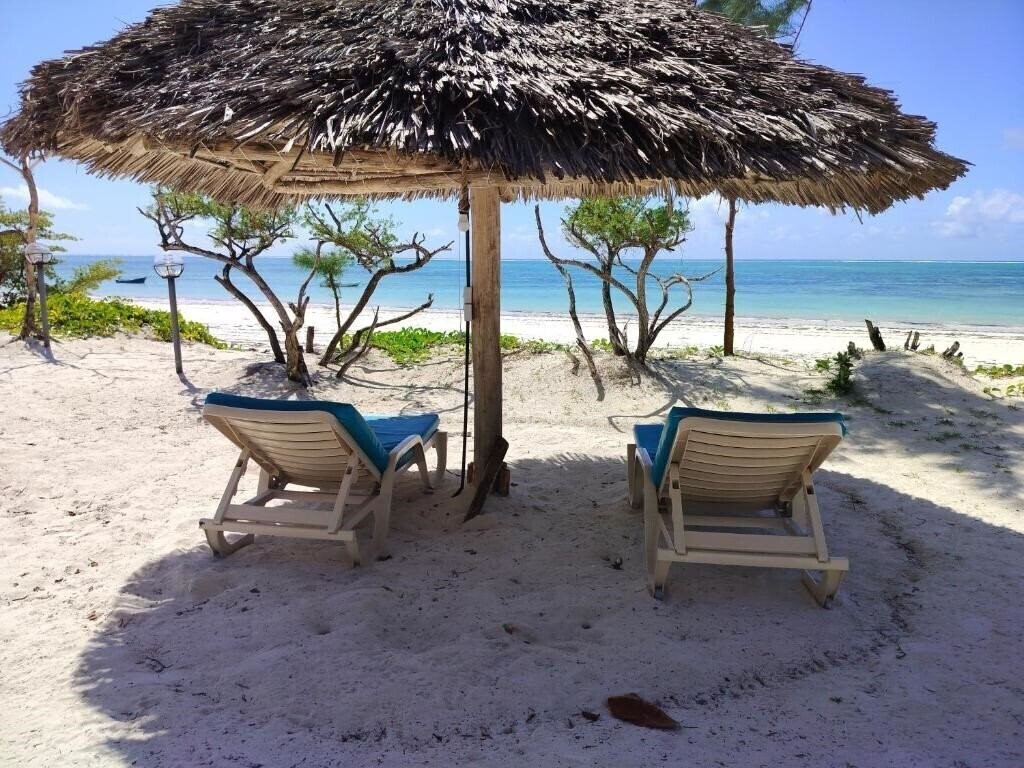 Отель Kilimani Kwetu Beach Hotel 3*