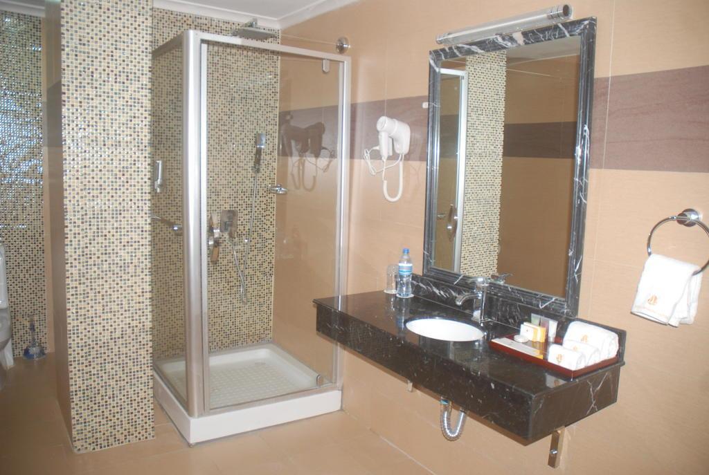 Фото Tiffany Diamond Hotel 3*