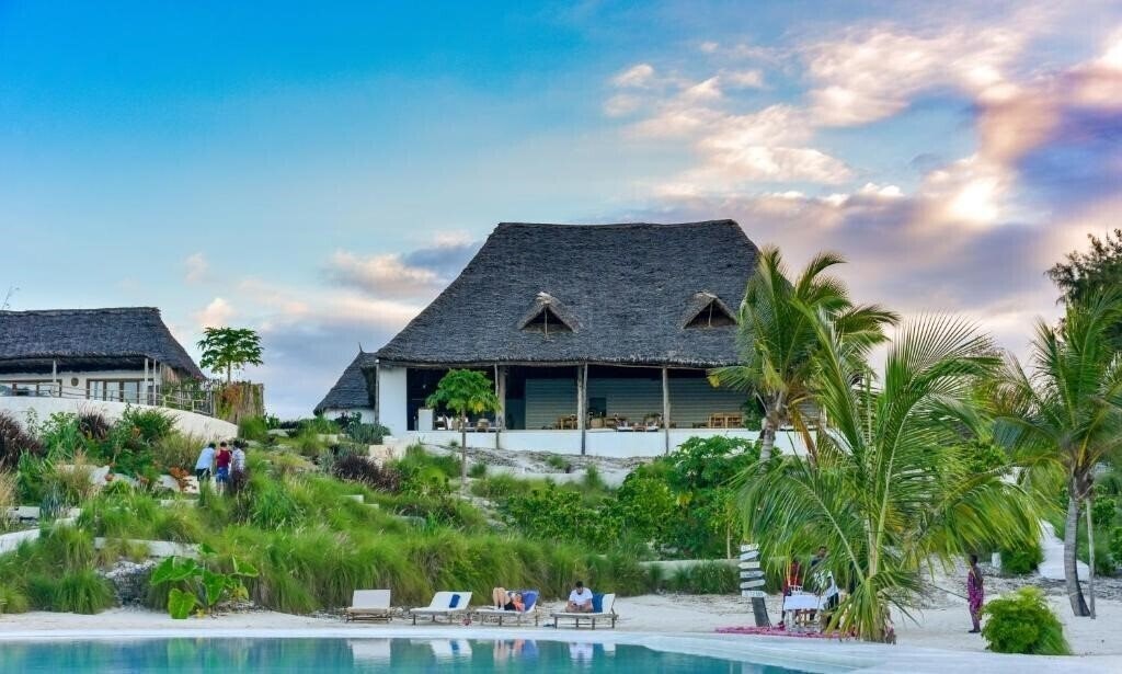 Изображение Zanbluu Beach Hotel 4*