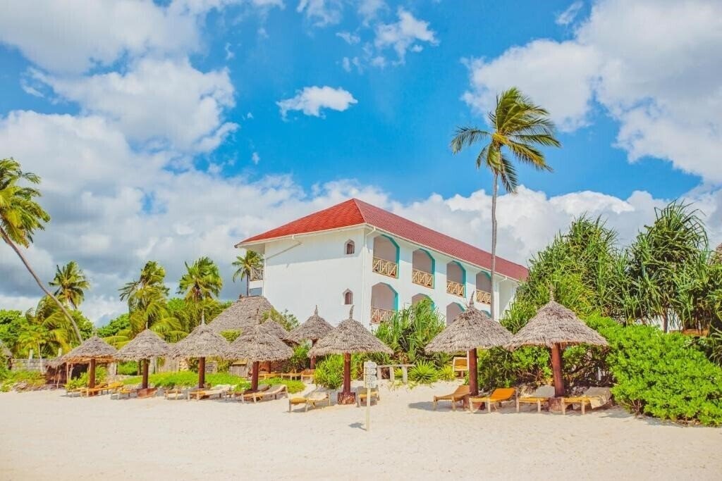 Отель AHG Sun Bay Mlilile Beach 4*