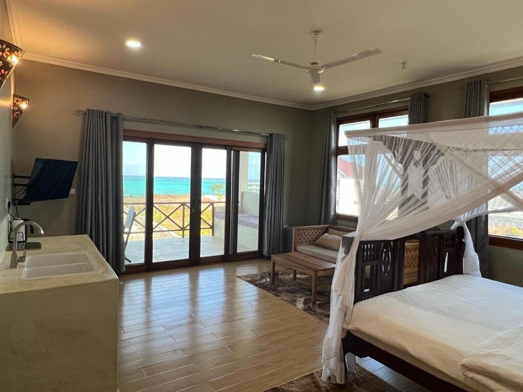 Фото Raffia Hotel 4*