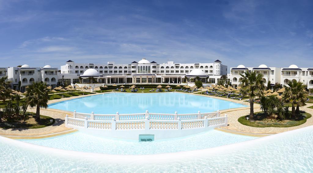 Отель Golden Tulip Taj Sultan 5*