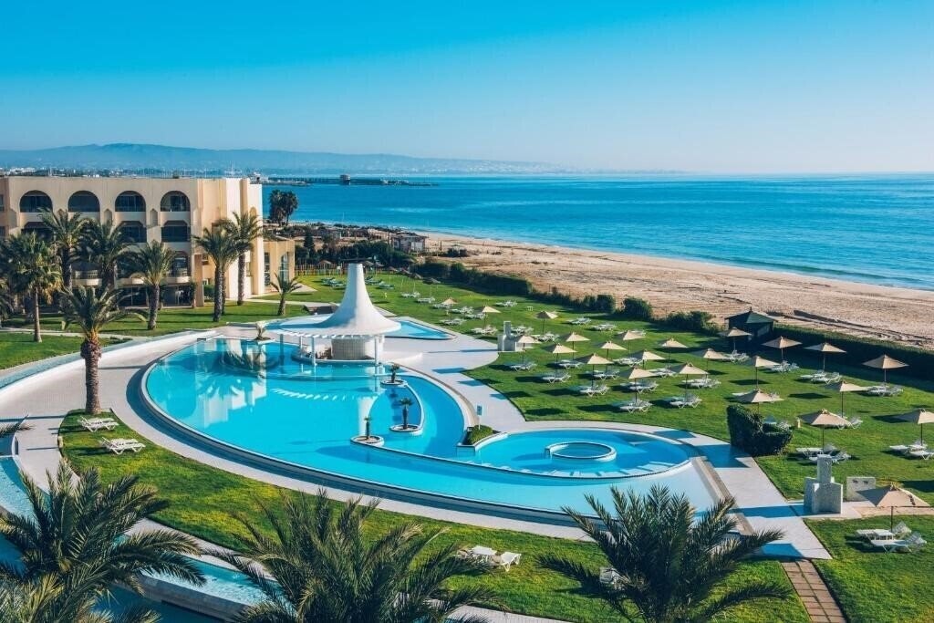 Отель Iberostar Waves Averroes 4*