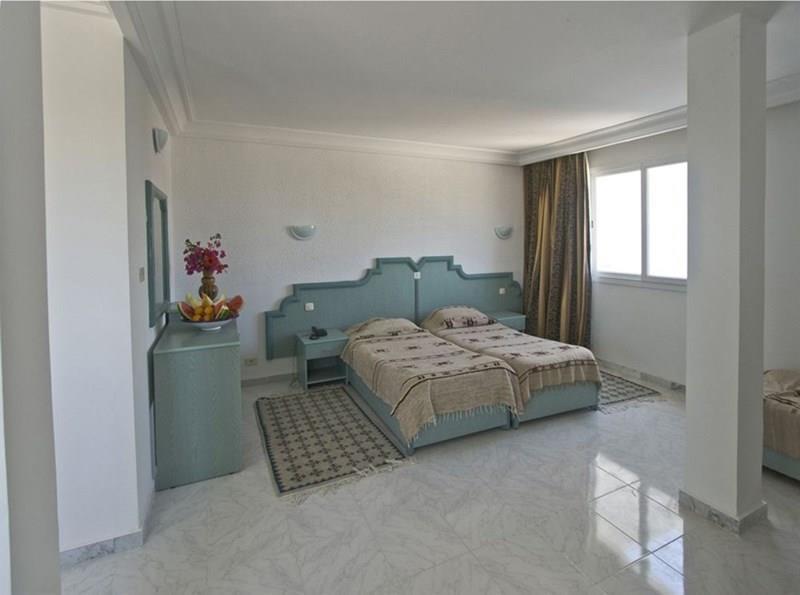 Картинка Les Colombes 3*