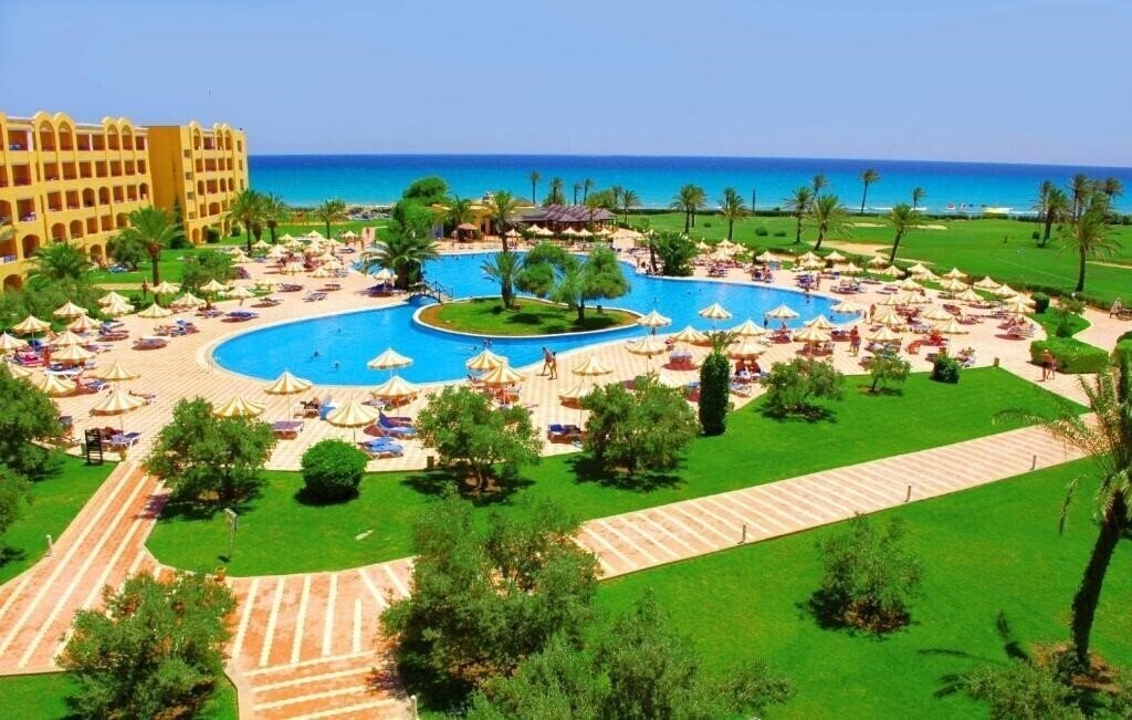 Отель Vincci Nour Palace 5*