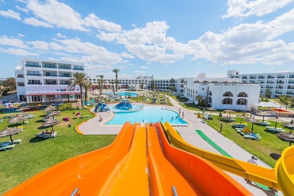 Отель Bella Vista Family Resort (ex. Le Soleil Bella Vista Resort Hotel) 4*