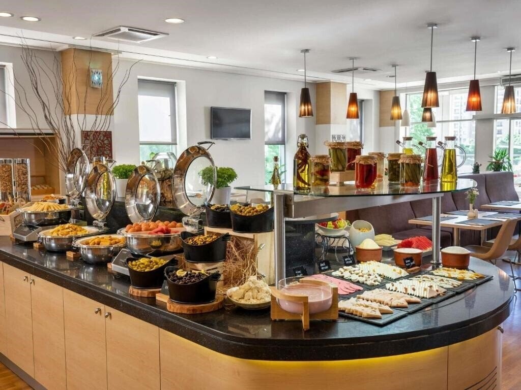 Отель Ibis Adana 3*