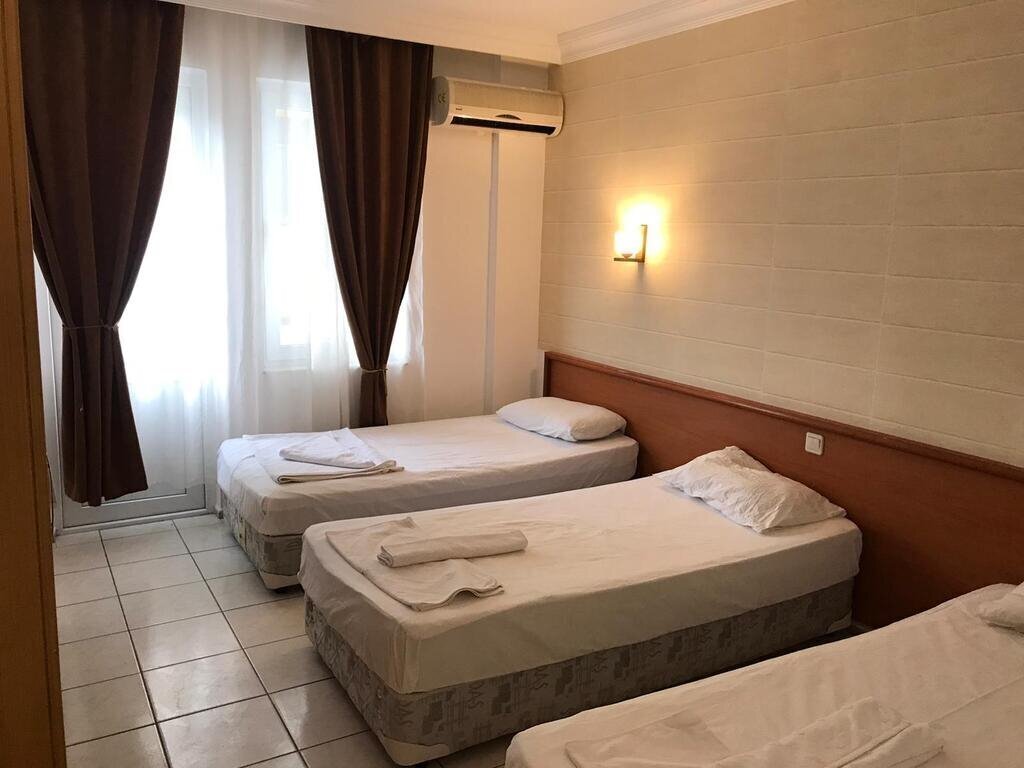 Фото Moonlight Hotel 3*