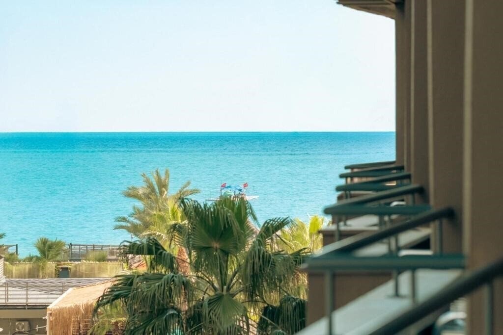 Отель Novis Hotel Cleopatra 3*