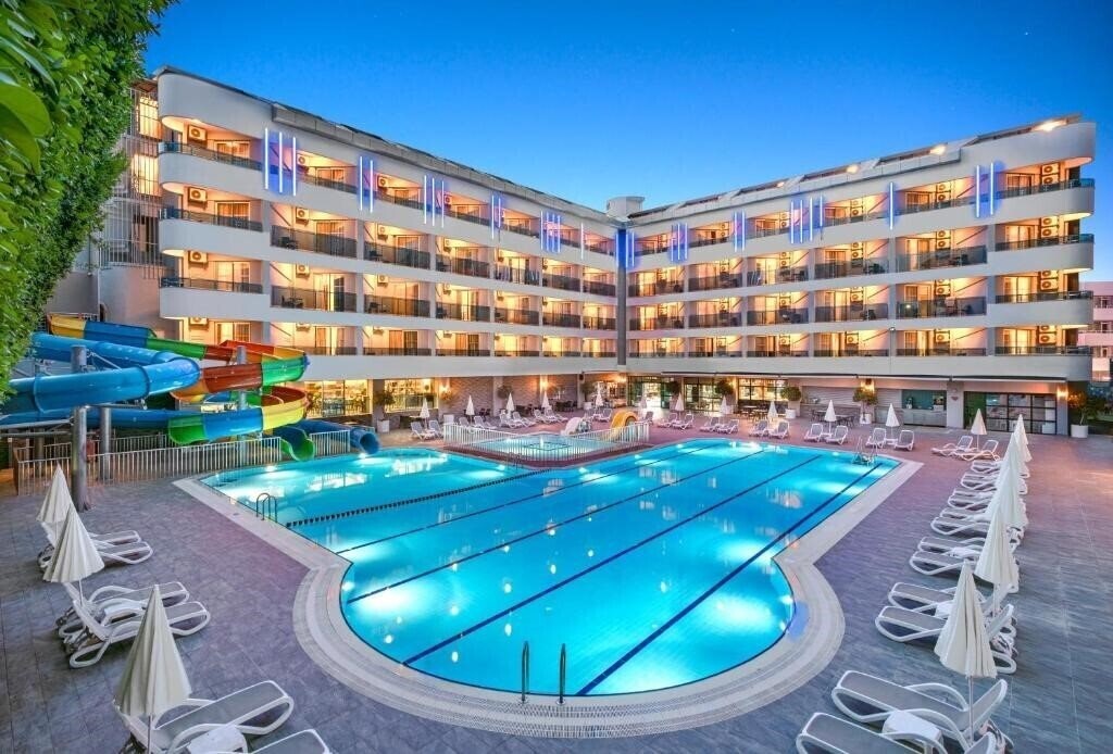 Отель Avena Resort & SPA Hotel 4*