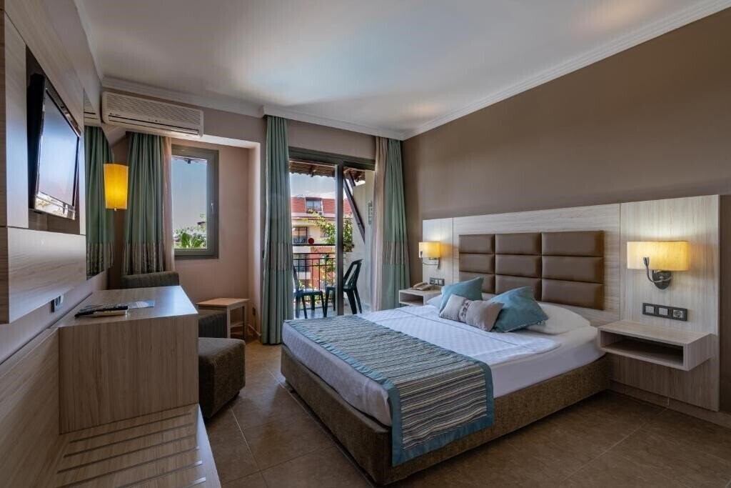 Фото Palmeras Beach Hotel 5*