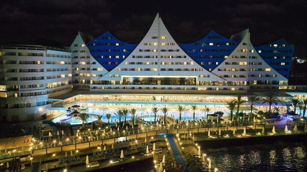 Отель Orange County Resort Hotel Alanya (ex. Vikingen Quality Resort) 5*