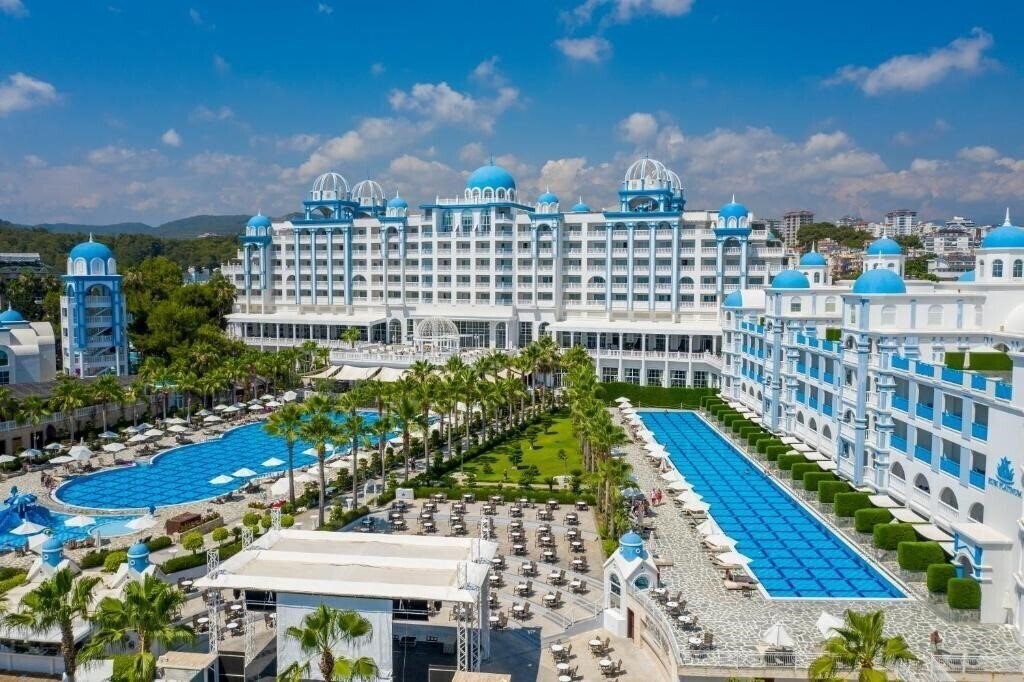 Отель Rubi Platinum SPA Resort & Suites 5*