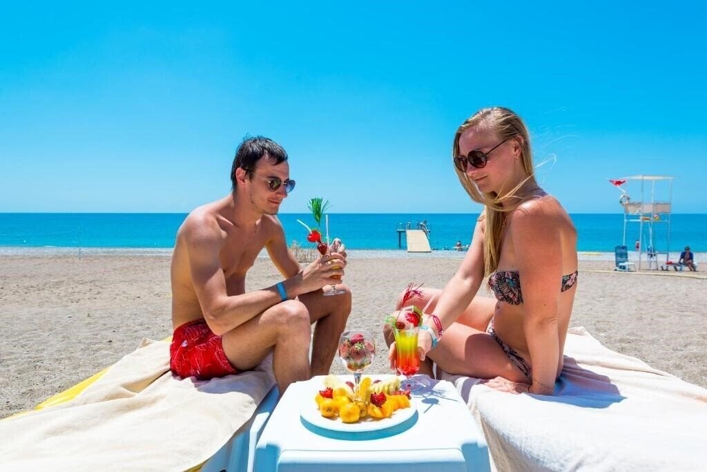 Отель Club Aqua Plaza Hotel 4*