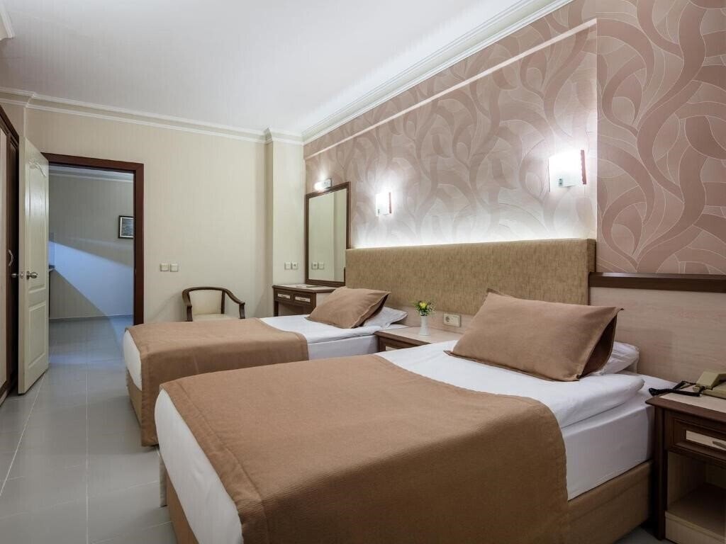 Отель May Flower Apart Hotel (ex. May Flower Hotel, H.Flower Hotel) 3*