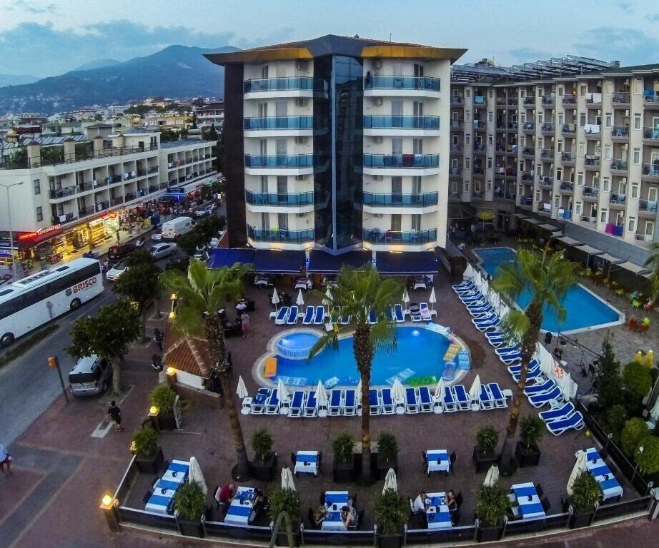 Изображение Parador Beach Hotel 3*