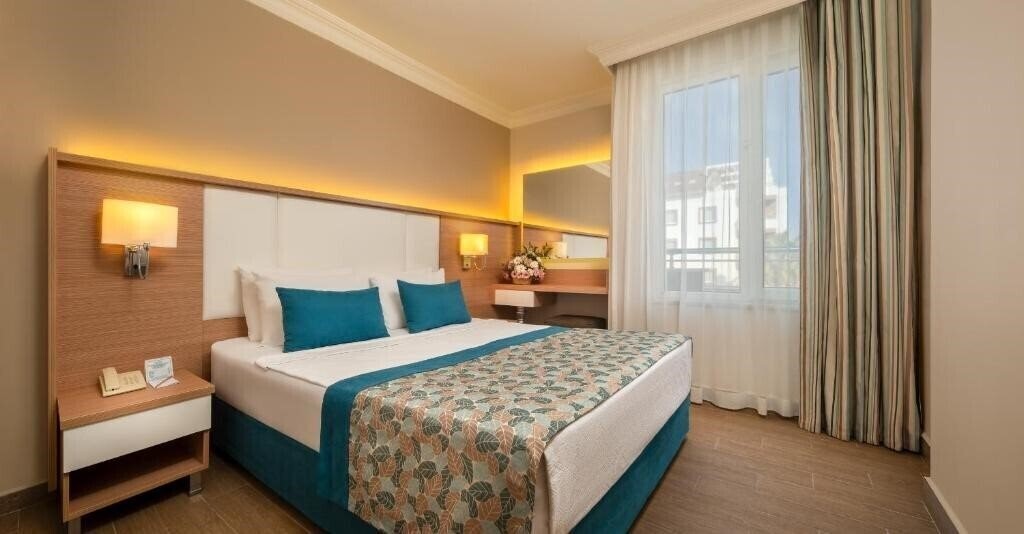 Фотография Royal Garden Beach Hotel (ex. Royal Garden Select & Suite Hotel) 5*