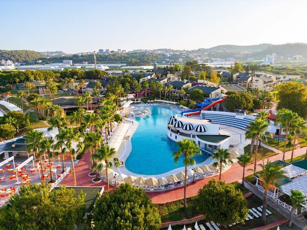 Отель Oz Hotels Incekum Beach Resort 5*