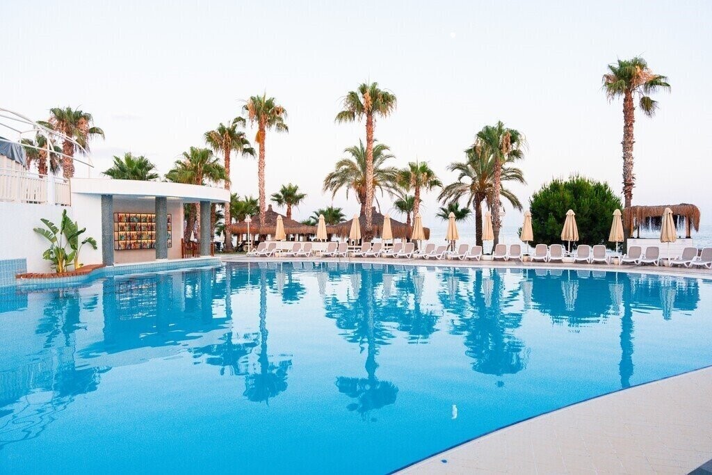 Фото Oz Hotels Incekum Beach Resort 5*