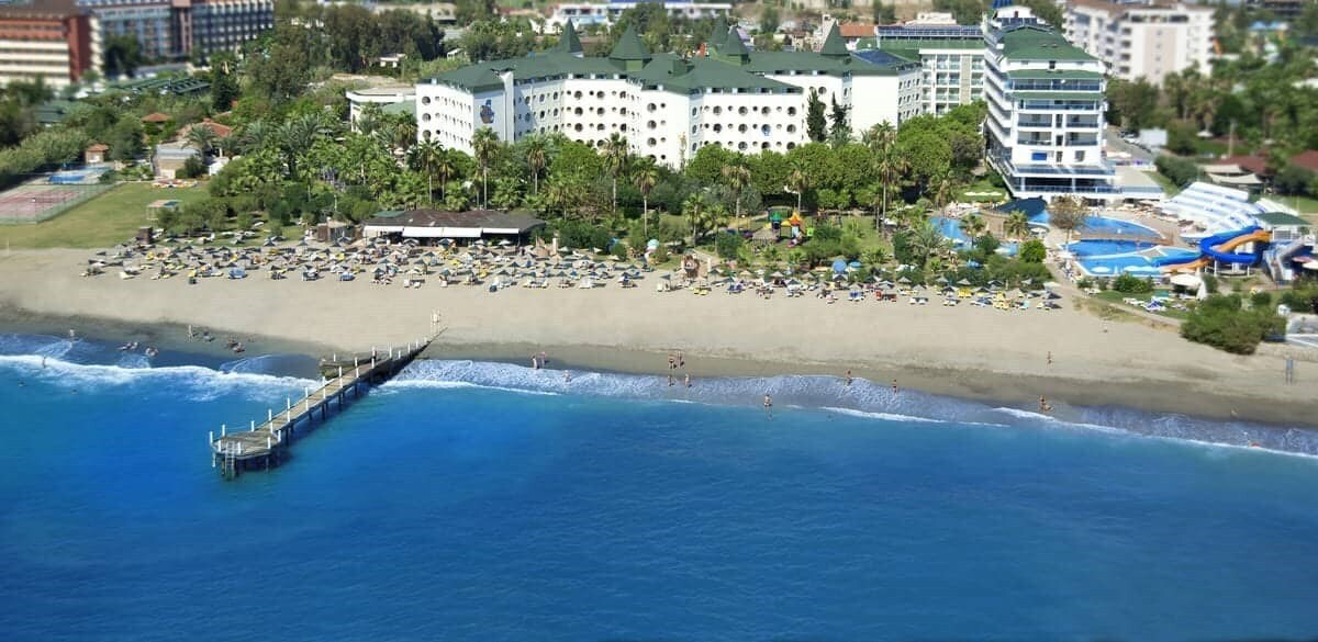 Отель MC Beach Resort 5*