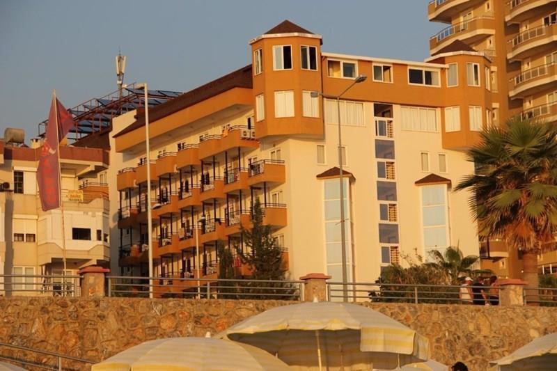 Отель Xeno Hotels Sugar Beach 4*