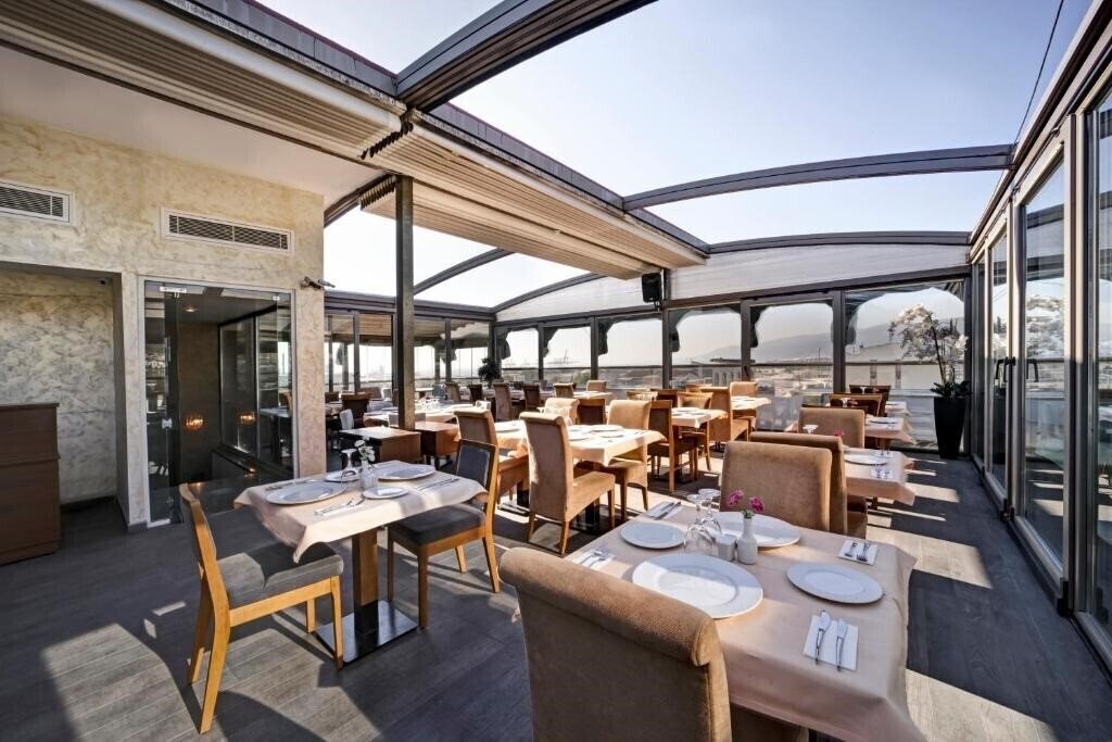 Изображение Stargate Hotel & SPA (ex. Neva Star Gate) 3*