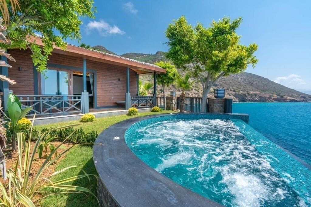 Отель Club Porto Amore Hotel 5*