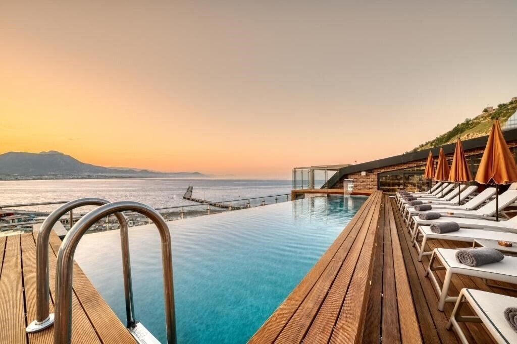Отель Numa Port Hotel 4*