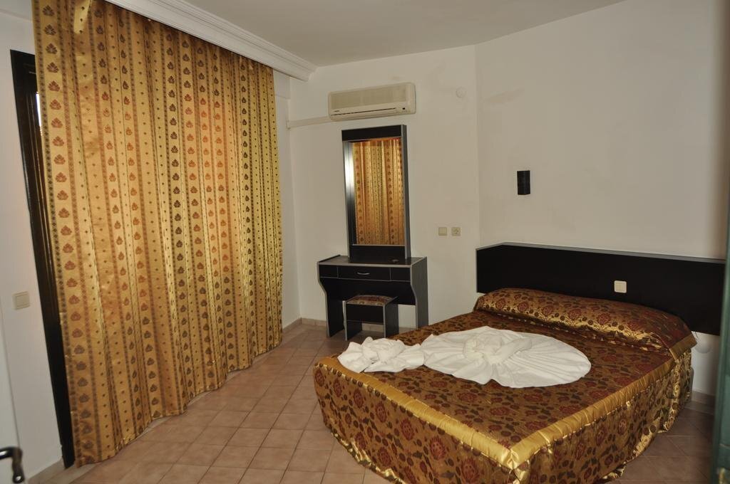 Картинка Gold Twins Suit Hotel 3*
