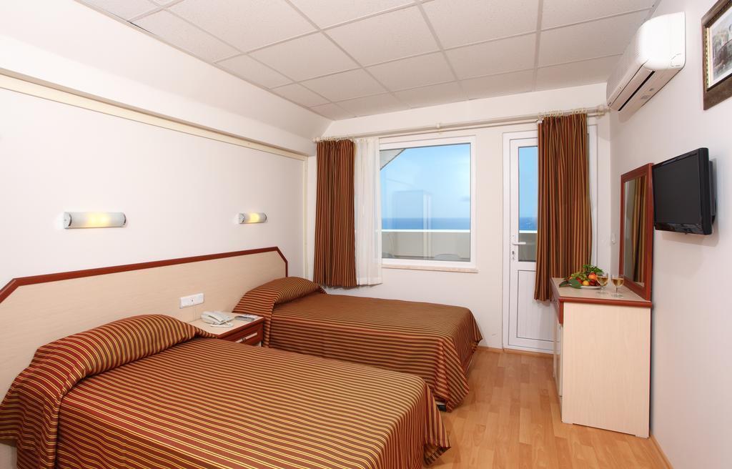 Отель Sea Bird Beach Hotel 3*