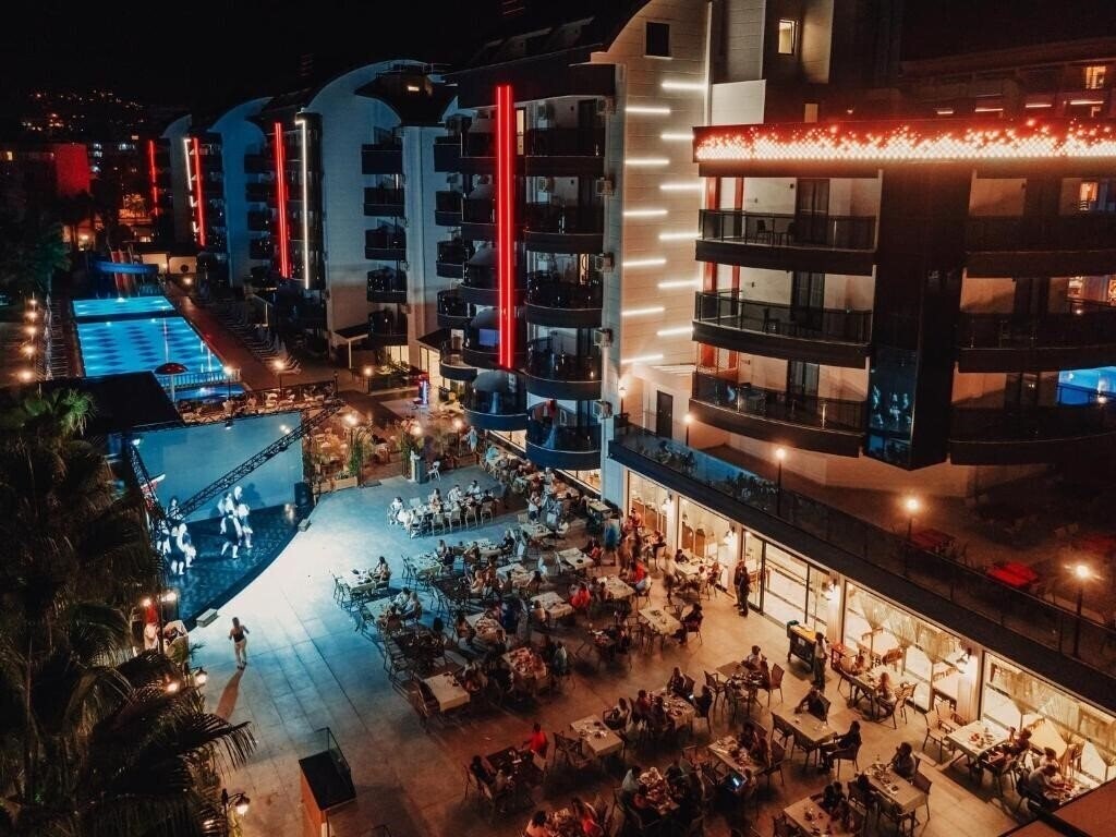 Фотография Grand Uysal Beach & Spa Hotel (ex. Grand Uysal Family Suite) 4*