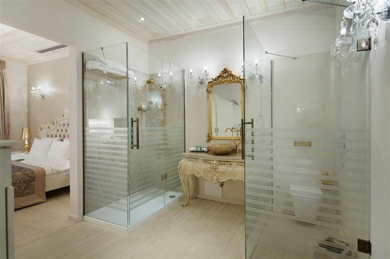 Отель Elegance East Hotel 4*