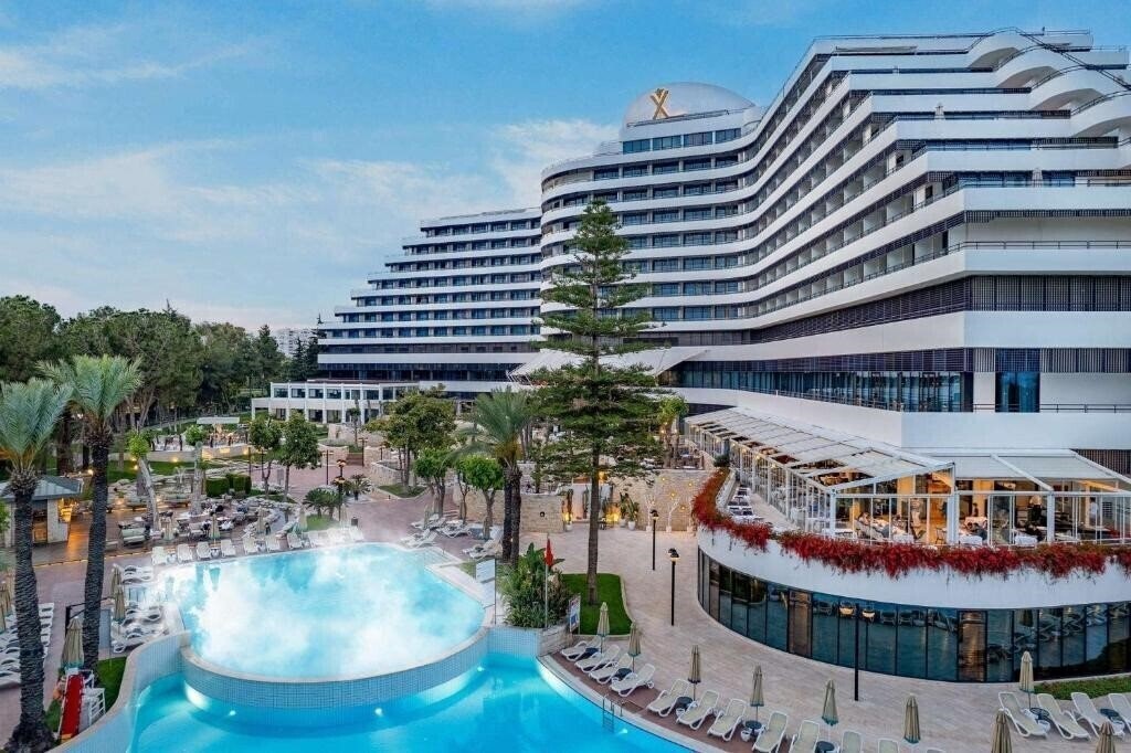 Отель Rixos Downtown Antalya - The Land Of Legends Access (ex. Sheraton Voyager Antalya Hotel) 5*