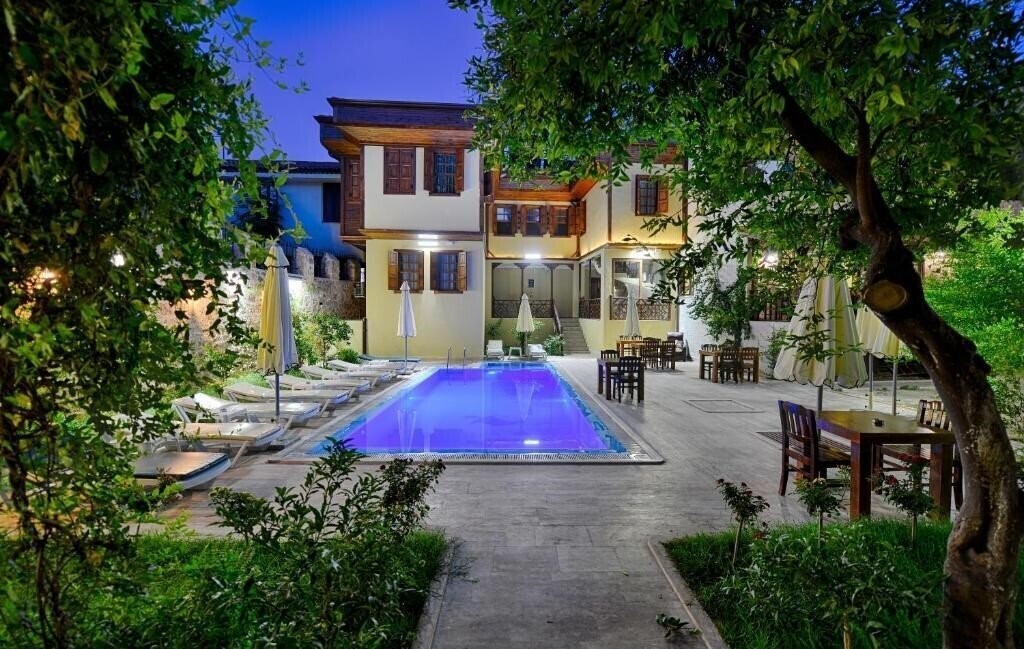 Отель Hadrian Gate Hotel 1*