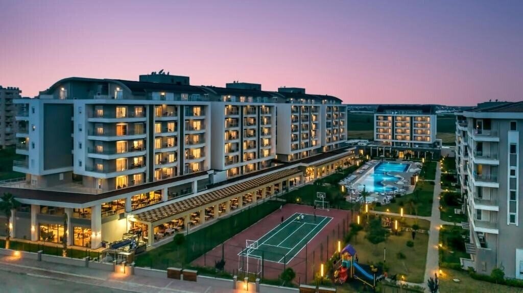 Отель Greenwood Suites Resort (ex. Sherwood Suites Resort Hotel) 5*
