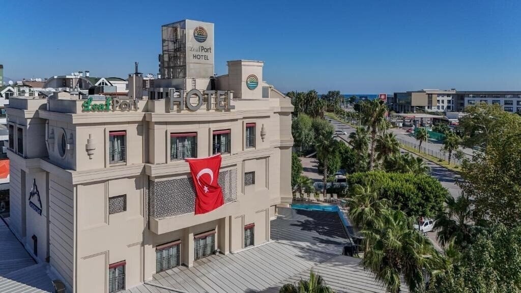 Изображение Leaf Port Hotel 3*