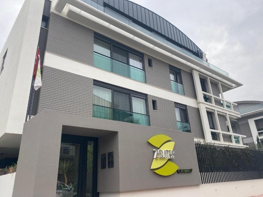 Отель Z Suites Hotel 3*