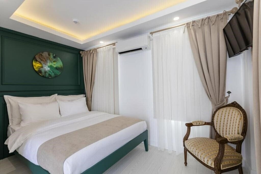 Фотография Kiana Kaleici 2*