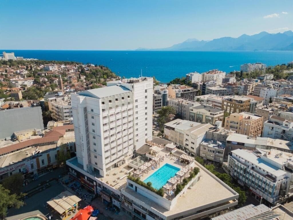 Отель Best Western Plus Khan 4*