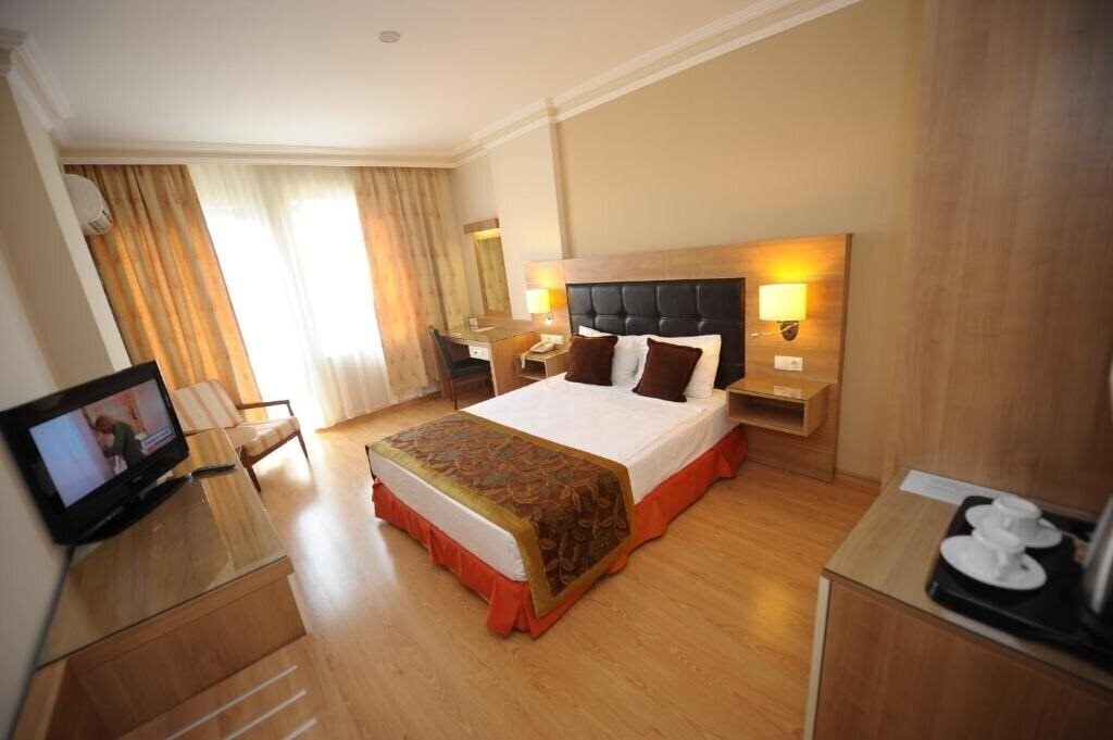 Фото Suite Laguna Hotel 3*