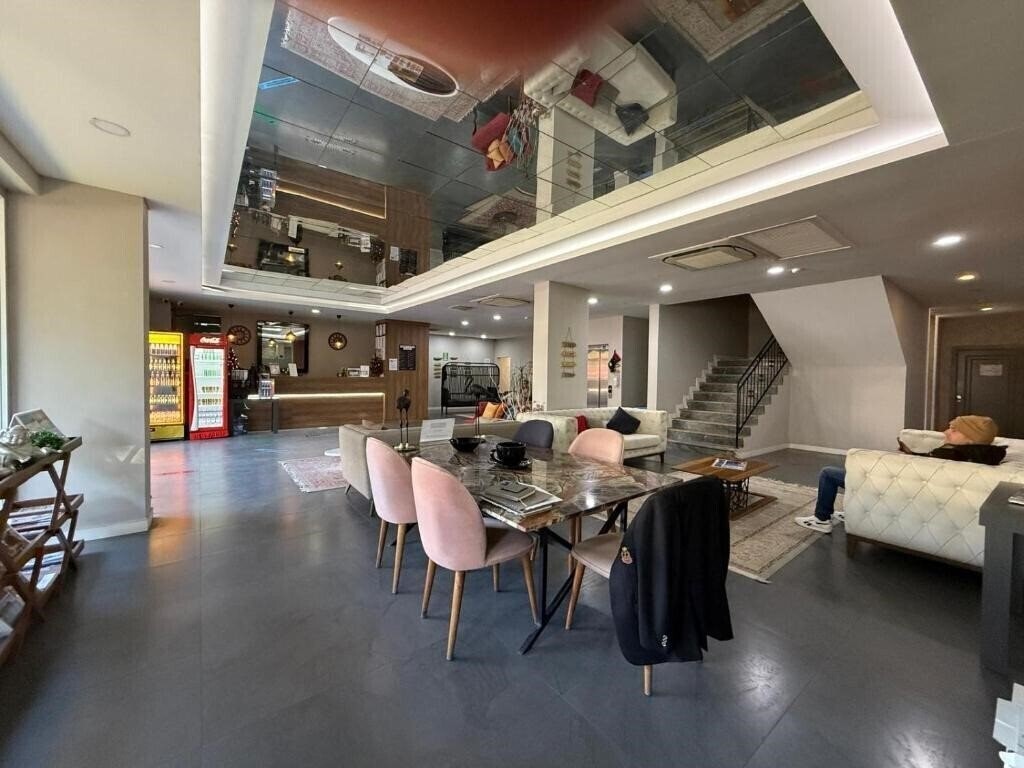 Фото On Hotel 4*