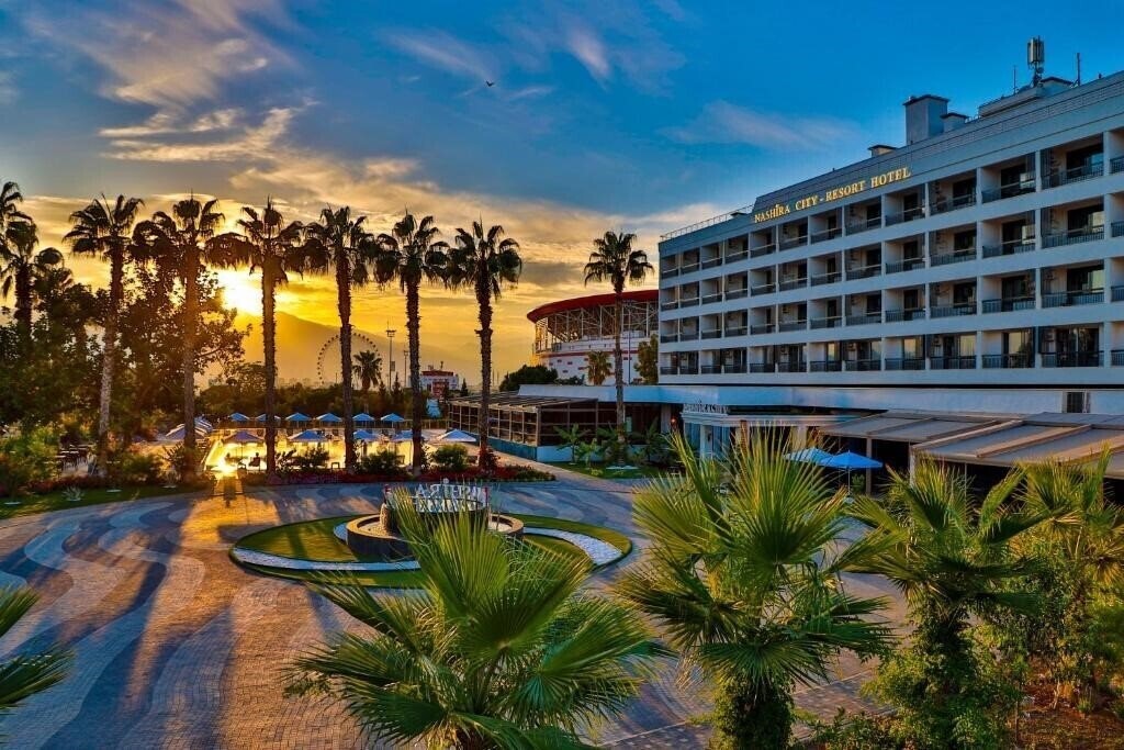 Отель Nashira City Resort Hotel 4*