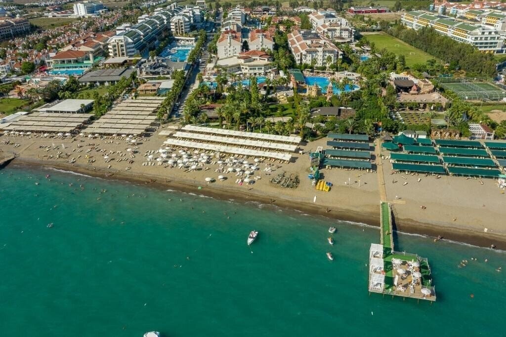 Отель Aydinbey Famous Resort 5*